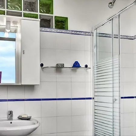 ベッド・アンド・ブレックファスト Materdays 24 4*